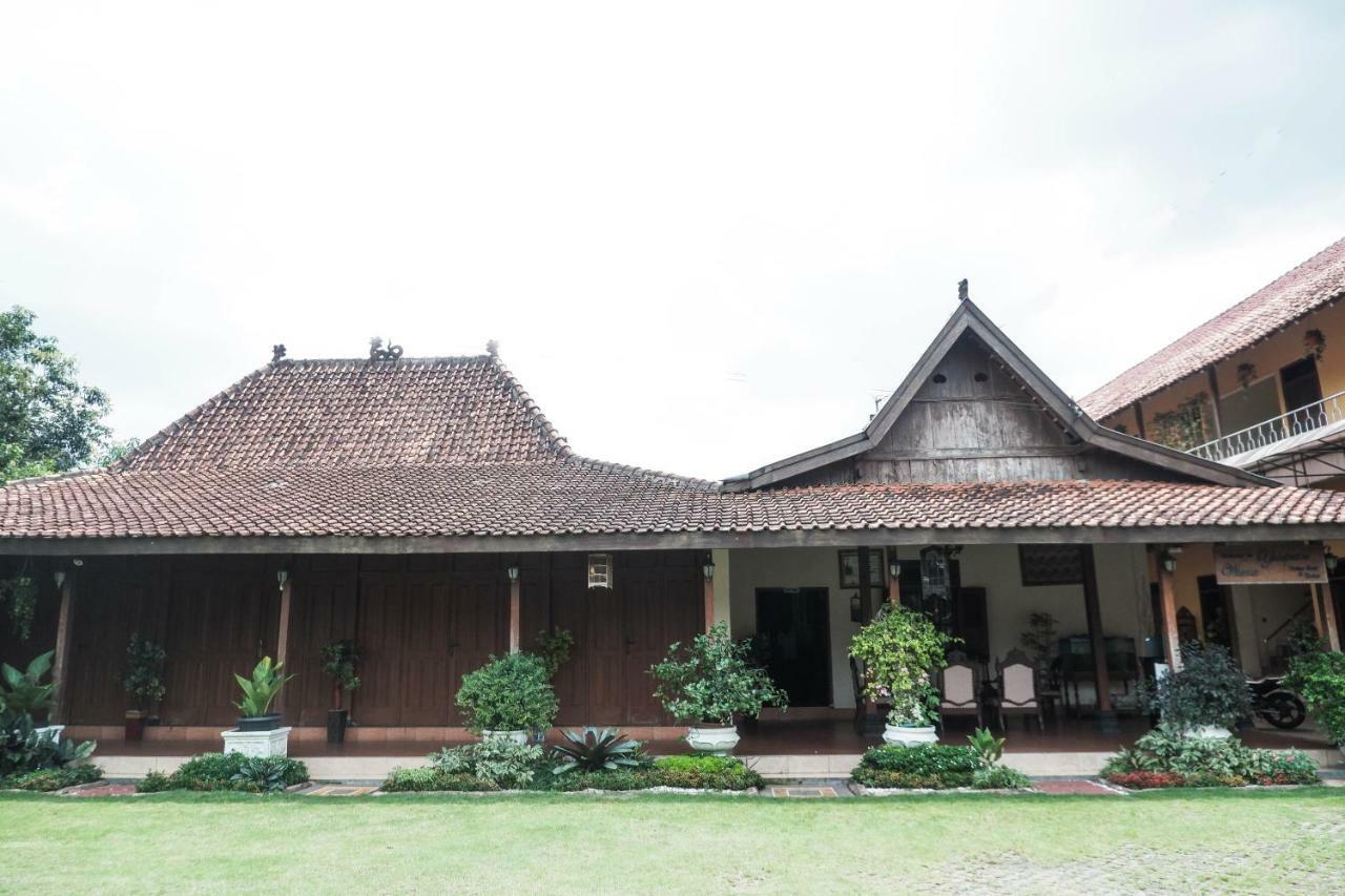 Oyo 405 Wisma Yosoputro Tanjungtirto Eksteriør billede
