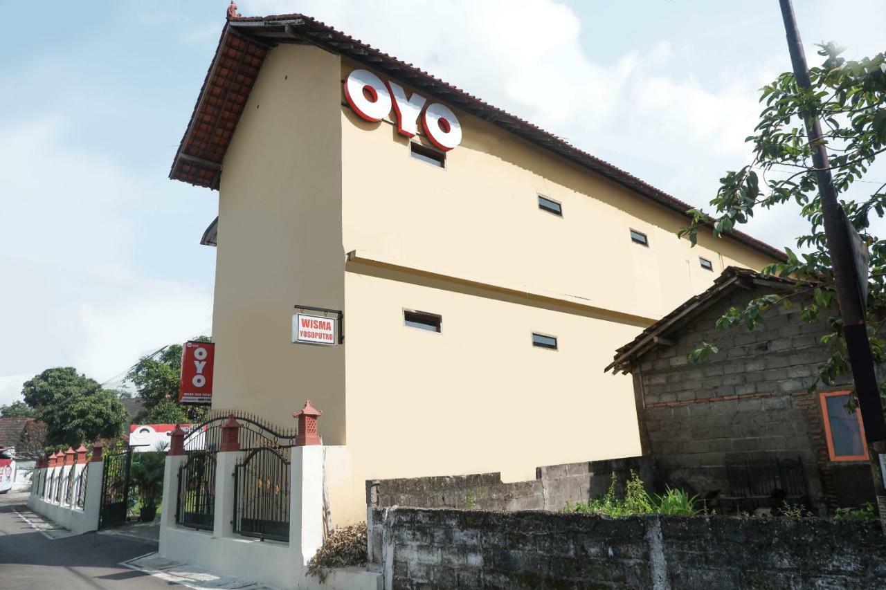 Oyo 405 Wisma Yosoputro Tanjungtirto Eksteriør billede